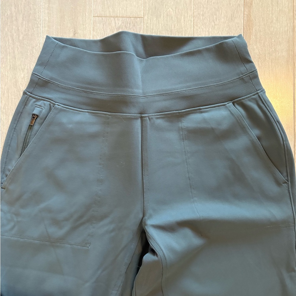 High-Waisted olive Joggers